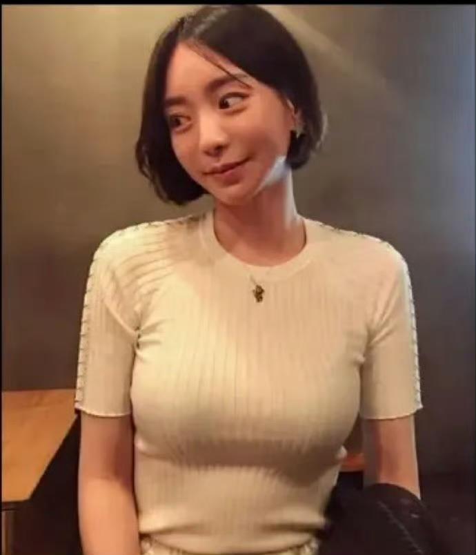 韩国富二代一手好牌打稀烂的鲜活例子，南阳乳业老板的外孙女黄荷娜，劣迹斑斑，臭名昭