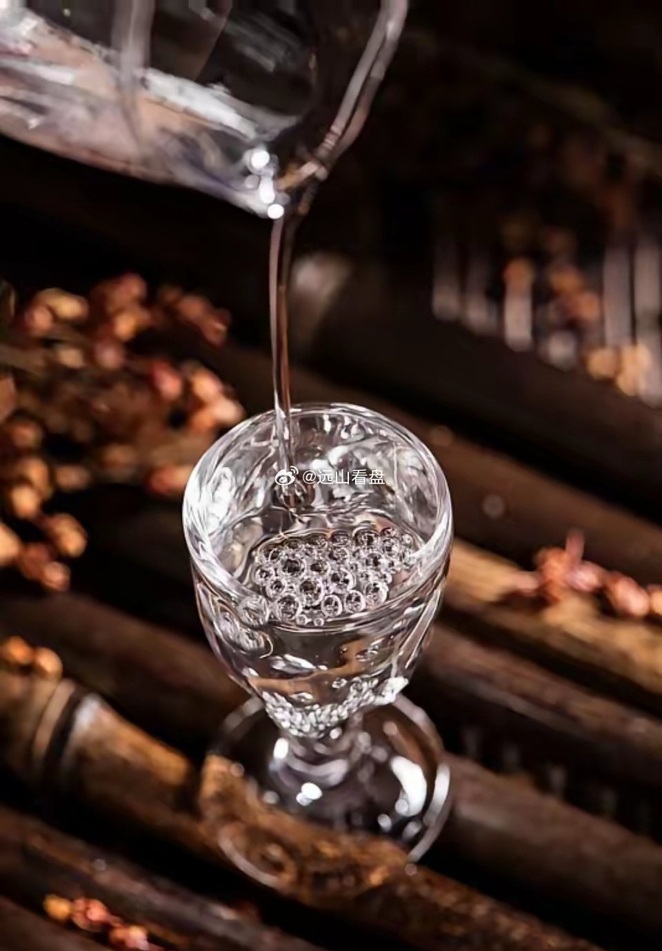 我国三大名酒：1.茅台酒2.五粮液3.泸州老窖​我国的名酒不少，要排到前三的话比