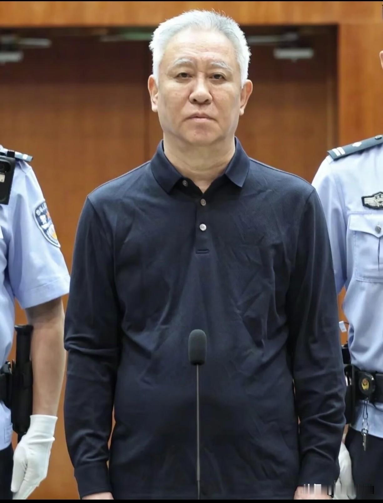 恒大前离职高管坦言：“大家眼里的许家印，是极度强势、极致集权、精力旺盛、野心极大