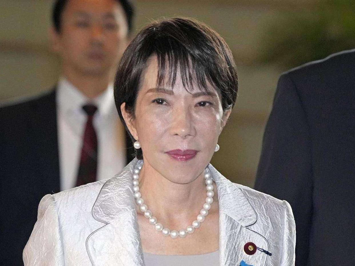 访美结束！高市冷脸回国，登机前说出“遗憾”，东京对华豪赌开始！日本首位女首相高