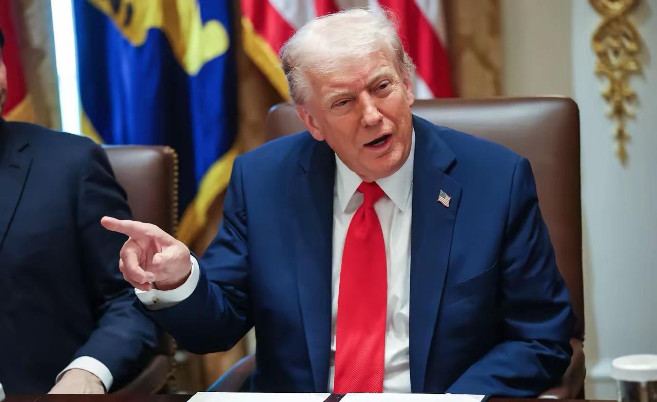 特朗普痛骂台当局“非常可耻”“可耻”的根源，不是赖清德搭话高市早苗满嘴“喷粪