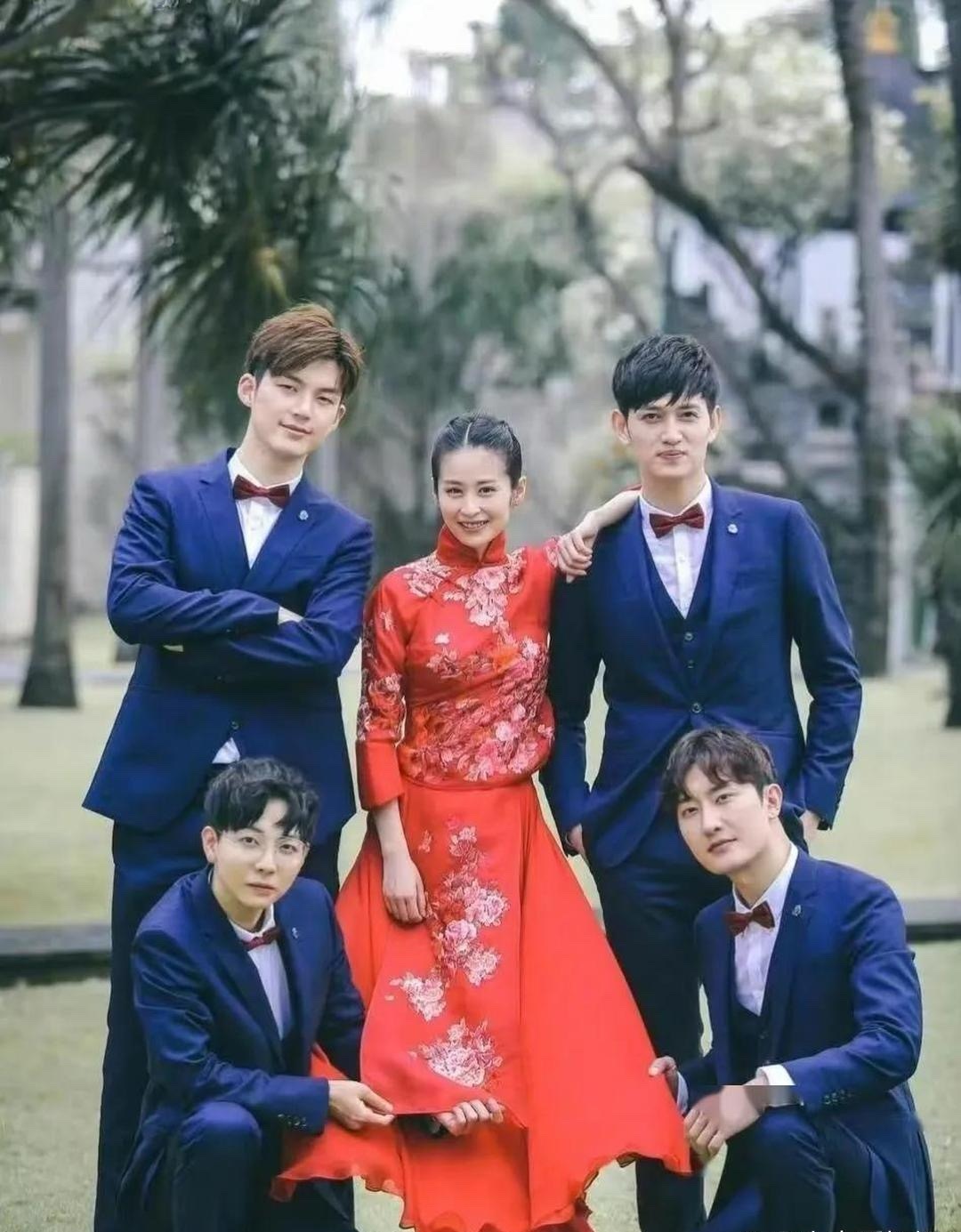 考古2018年颖儿，付辛博结婚典礼，万万没想到伴娘伴郎团队日常有实力！伴娘:郭碧