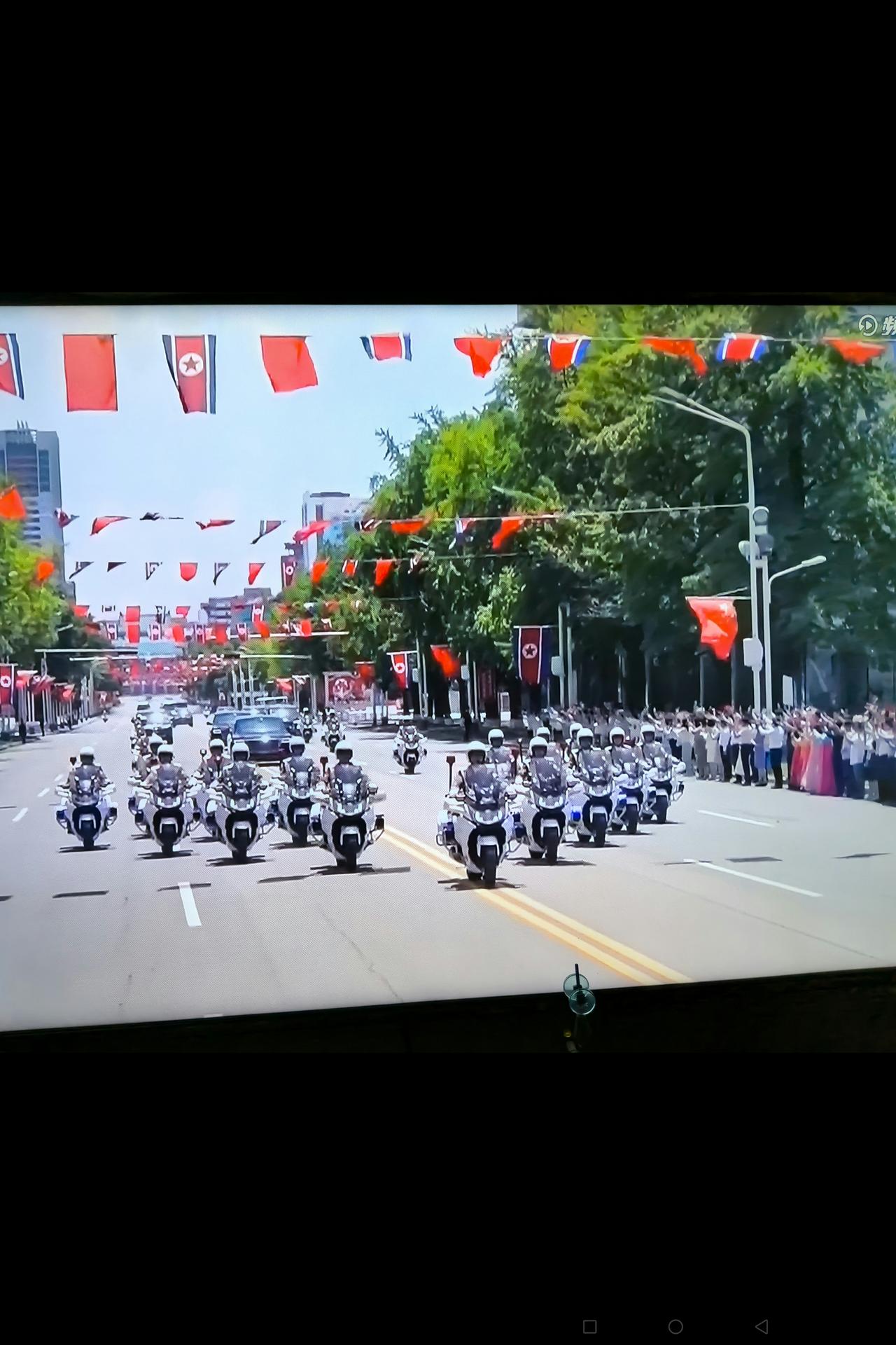 对朝鲜首都平壕的五个没想到：1、没想到民众的精神状态这么好。2、没想到街道这