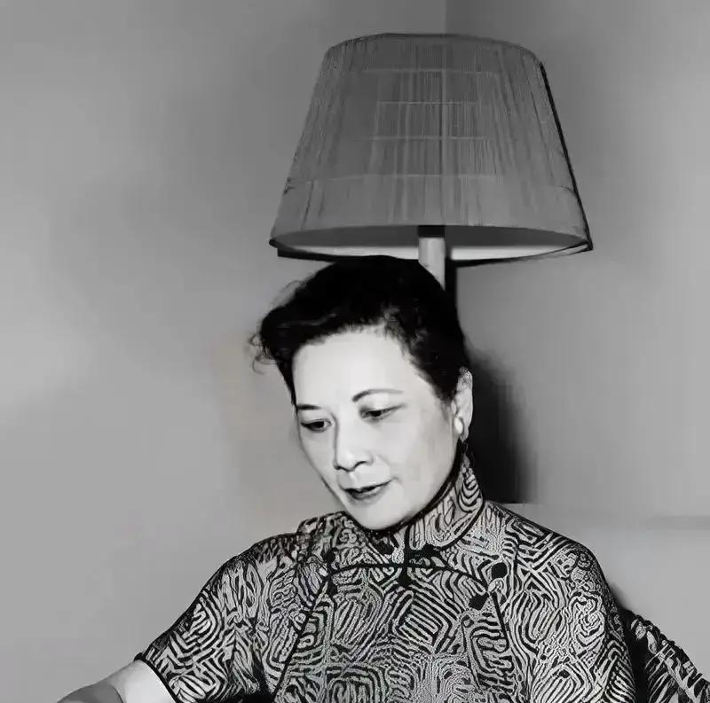 1975年，蒋介石去世后，除了3600万元遗产，还留下一份特殊遗嘱，但宋美龄却非
