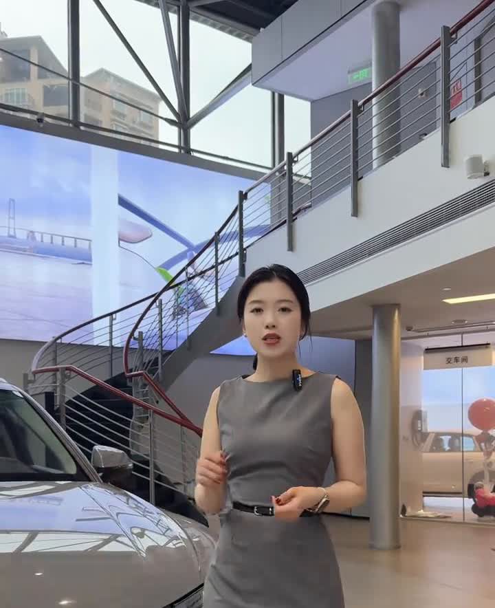 奥迪Q5L。带娃出行轻松无忧，奥迪Q5L全能奶爸神车。全新车型标配quatt