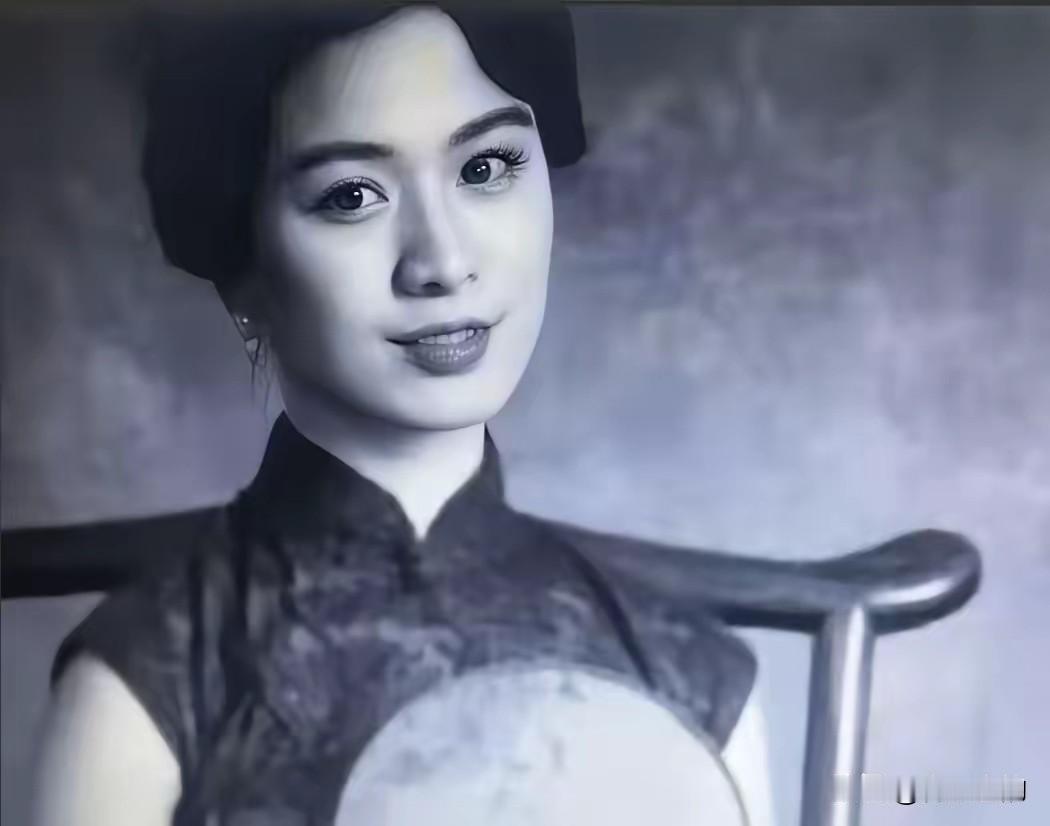 1912年，50岁的曹锟迎娶20岁的富家千金陈寒蕊。新婚夜，一番云雨过后，曹锟倒