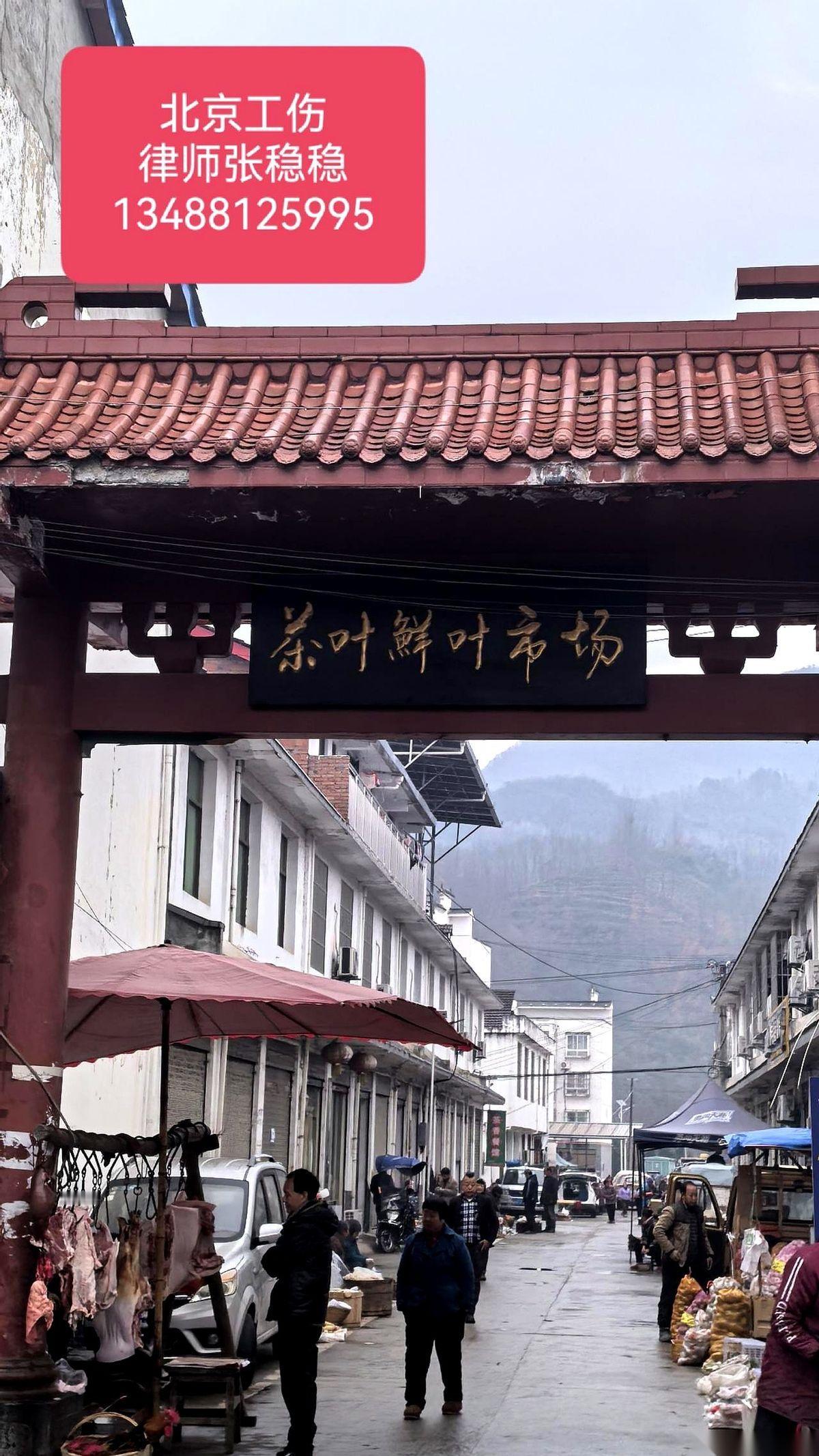 对方律师还在那儿滔滔不绝呢，我一句话没说。就等着法官让他停，然后把我们连夜准备