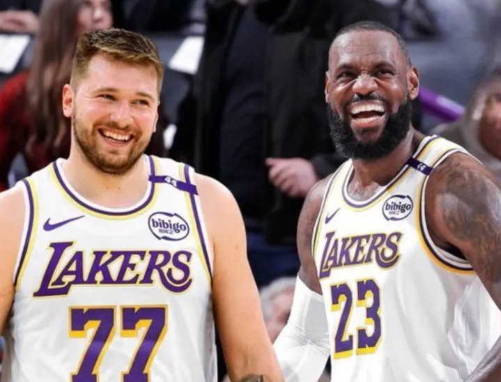 据美媒sportsreiter和LakersDaily报道，湖人球员勒布朗-詹姆