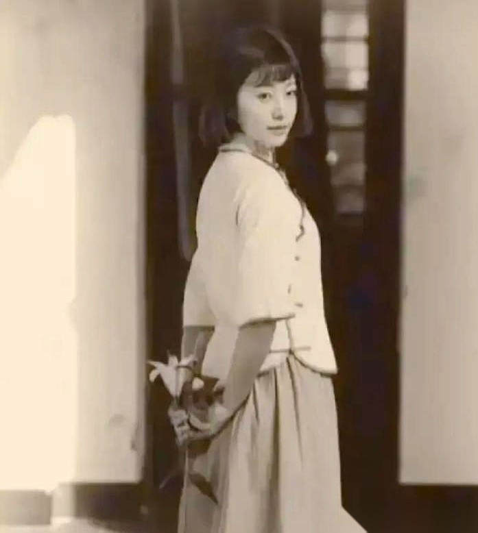 张作霖的三姨太戴宪玉，一辈子没给大帅府留下一儿半女，最后自己剃光头发跑去奉天城外的尼姑庵出家了。老张