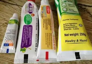 为什么牙膏管尾都有彩色小条？不是成分等级，很多人都理解错了。估计不少人逛超市