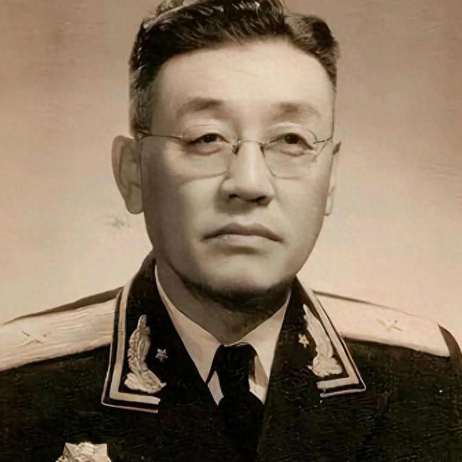 红军时他就是军长，1955年授衔却评为大校，毛主席：怎么也得少将（1937年