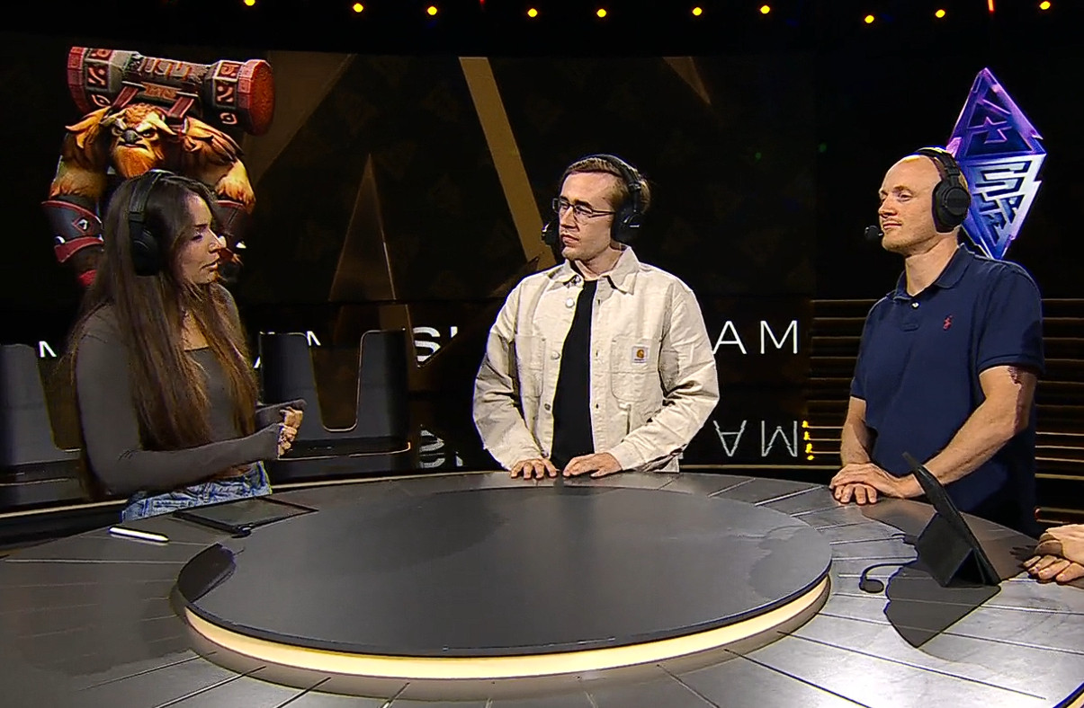 Blast主舞台也锐评了NTS的牛头，CCNC说自己本来挺看好这盘NTS的发挥的