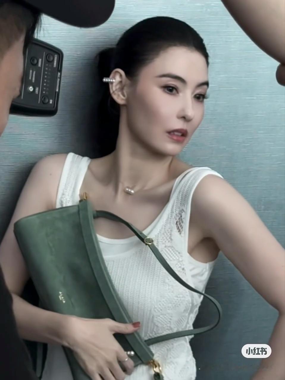 我被张柏芝美晕了😖​​​