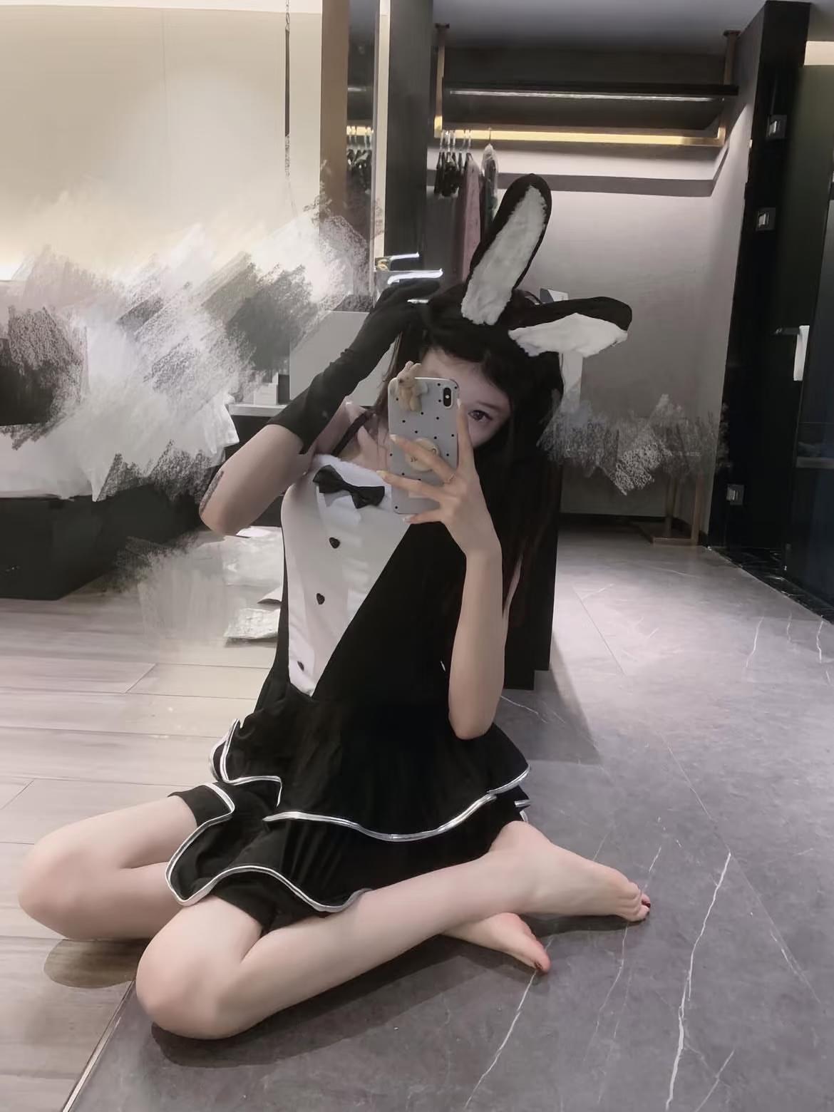 千问发奶茶了，感谢感谢。来到这个世界，被神筛选来到这个世界，恶念与善意都被赋予，