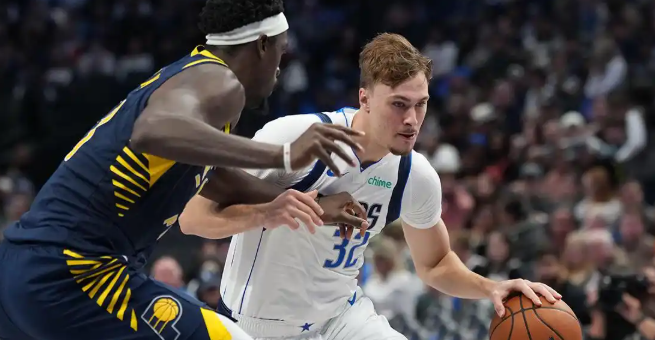 解析下弗拉格打控卫的初衷和实际情况基德想法是好的弗拉格打1是错位，这几场看弗