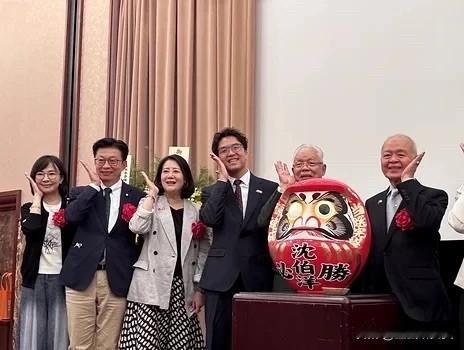 吴思瑶：最新内部民调沈伯洋与蒋万安差距缩至个位数台民进党台北市参选人沈伯洋