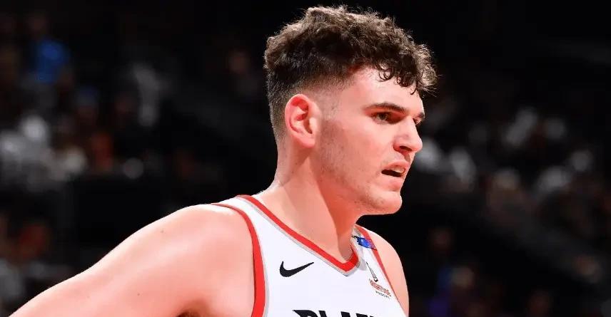 克林根得到球内队友的大力认可,在战胜湖人队这场比赛中,很多球员表示,如果没有克林