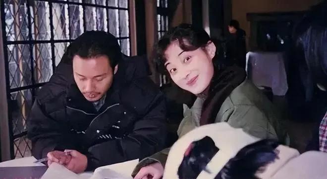 1997年的一个深夜，张国荣翻来覆去睡不着，便给梅婷打了一个电话，让她来找自己一