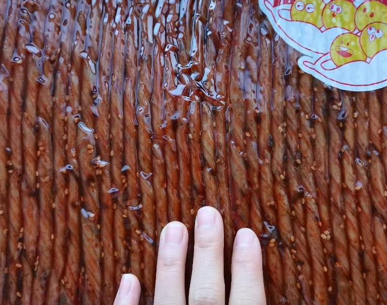 用变态辣教训偷外卖者，赢了法律却输了格局7岁男孩偷吃变态辣外卖住院，家长索