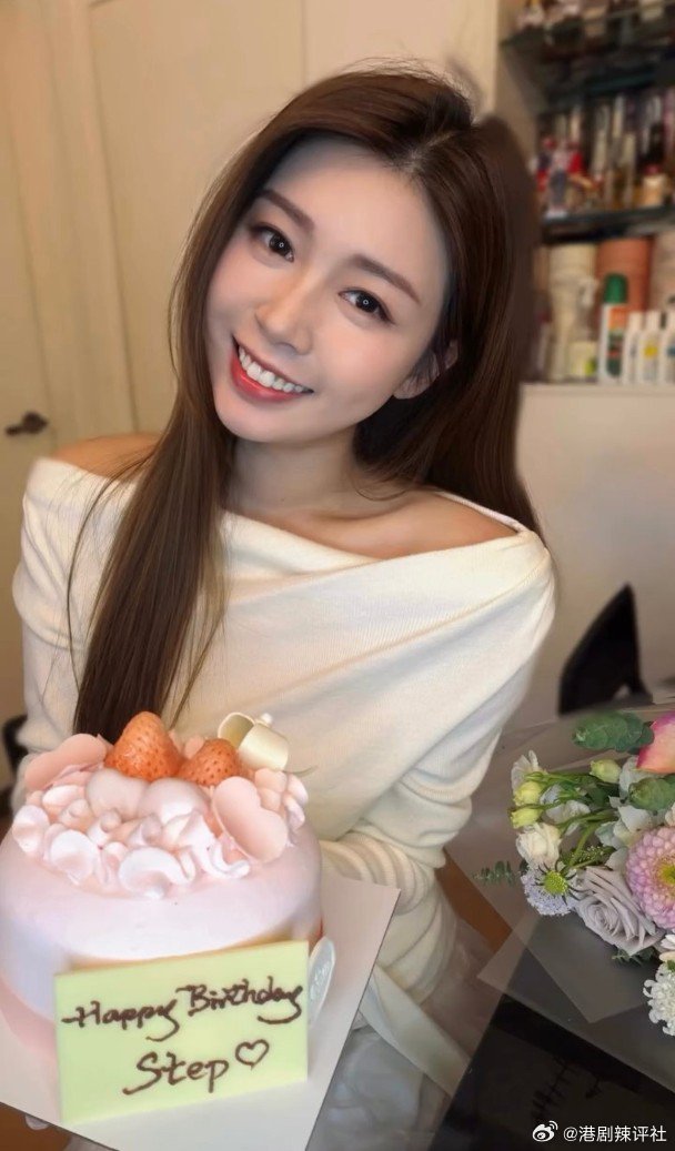 憑《女神配對計劃》人氣急升的藝人李芷晴於2月生日，向來人緣不俗的她在生日月內獲為