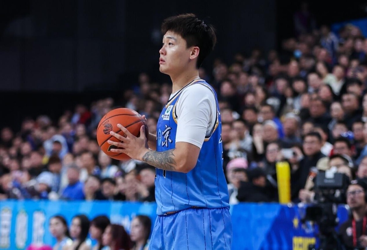 李楠亲口说赵睿脚踝扭伤不算重、周琦是保护性休息、巴里布朗离队是跟球队沟通过后的个人安排，北京这堆名字