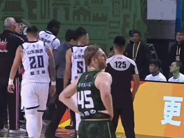 邱彪被罚和武汉女篮的“罚不还口奖”！因为不满裁判的判罚而“发彪”的邱彪，果然还