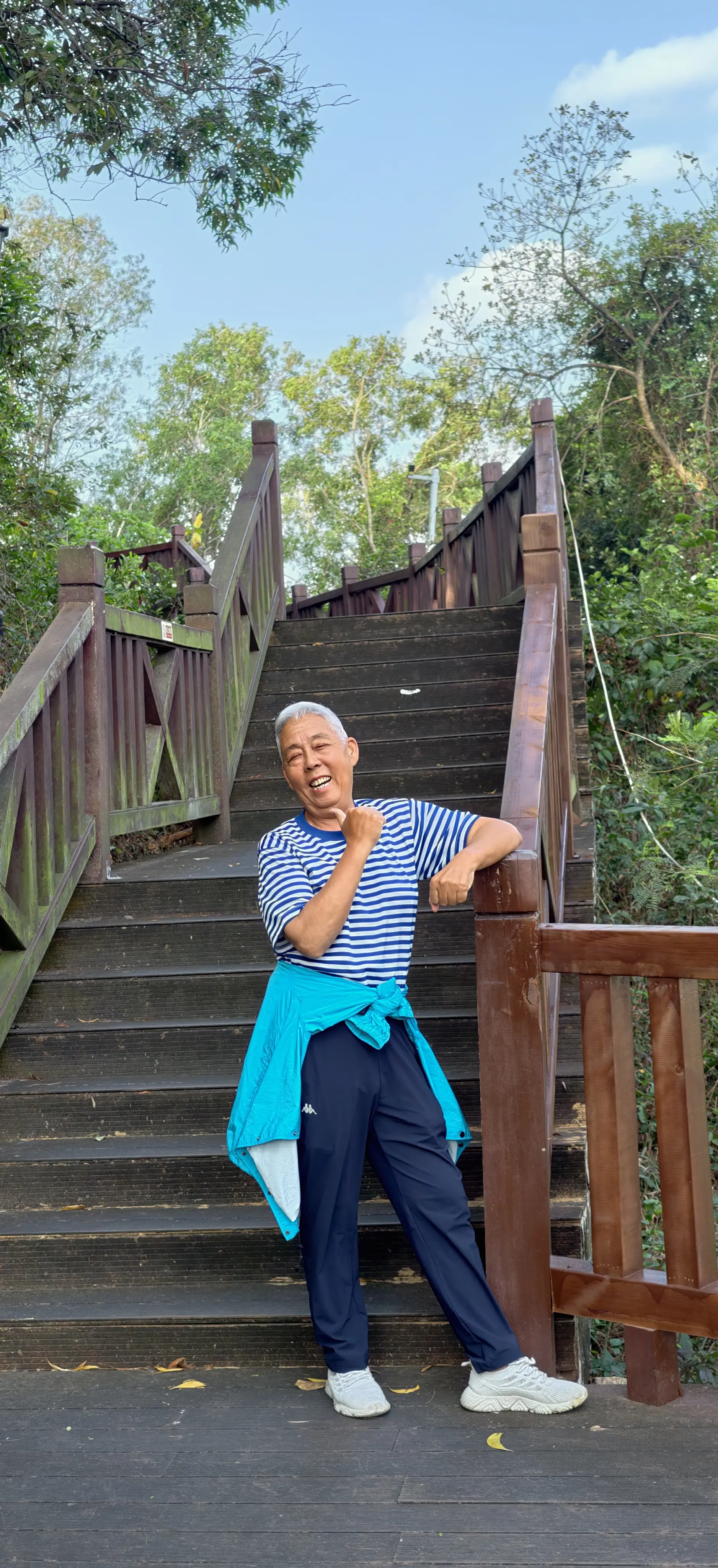 一晃就老了，活在当下。70岁23岁的我