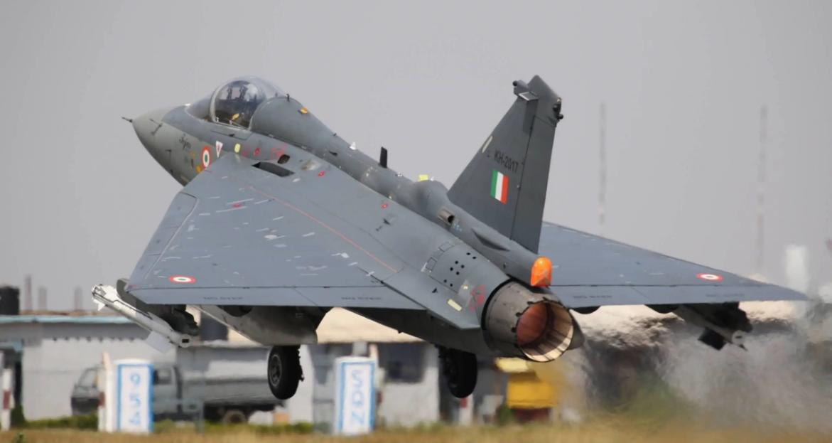 印度光辉战机在本月再次坠毁一架！截止到2026年2月份，印度总共交付的32架