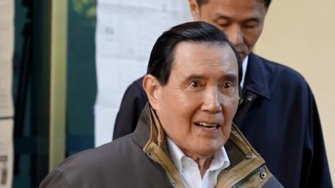 前脚妻子周美青和大姐马以南深夜联合发声明，跪求马英九"真正退休安享余年"，后脚