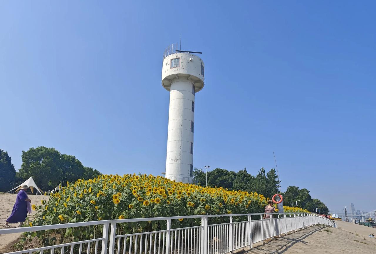中美俄武器的虚标和背后智慧中国军工体系在武器性能参数标注上，形成了与美俄截然相