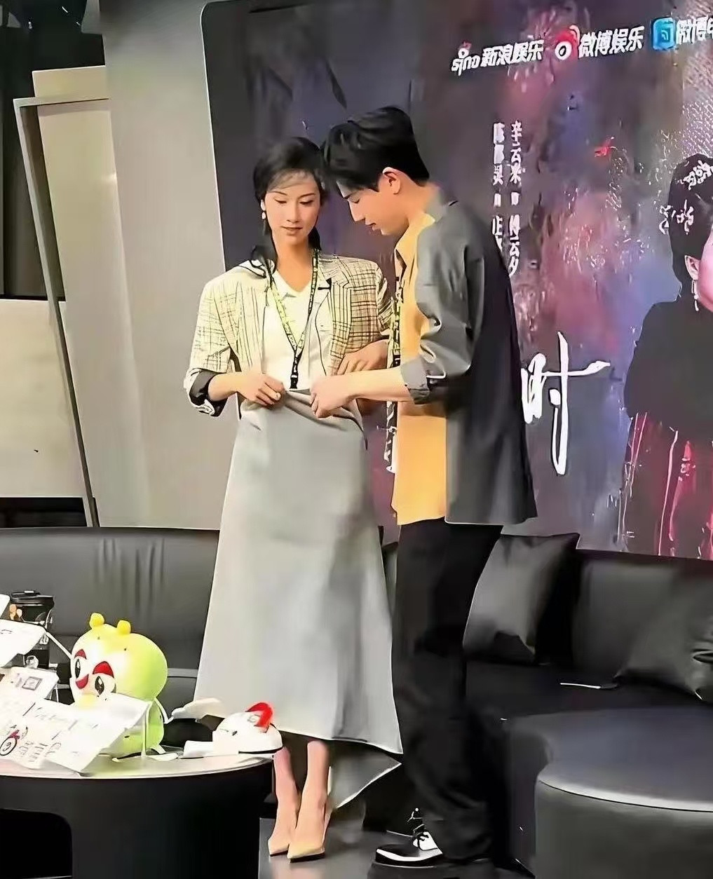 陈都灵估计烦死了，到底拒还是不拒啊​​​