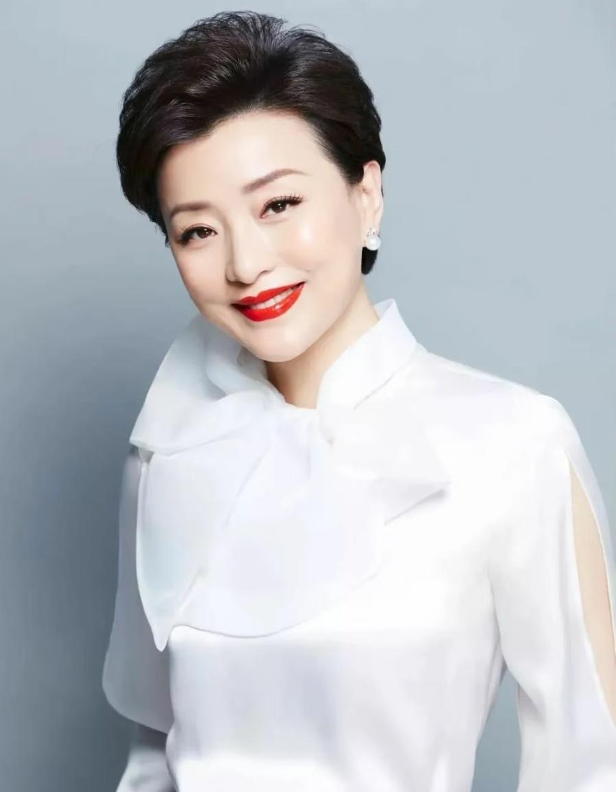 杨澜前夫张一兵真是让人刮目相看这样的男人屈指可数如今网上离婚撕逼成常态，