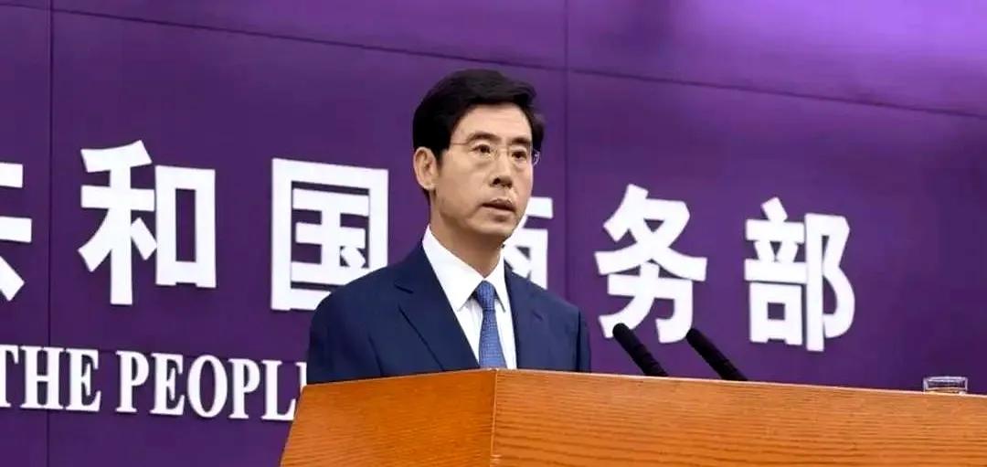 看到深圳这个案子，后背一阵发凉。27个人，里应外合，差点把166吨锑锭——这种