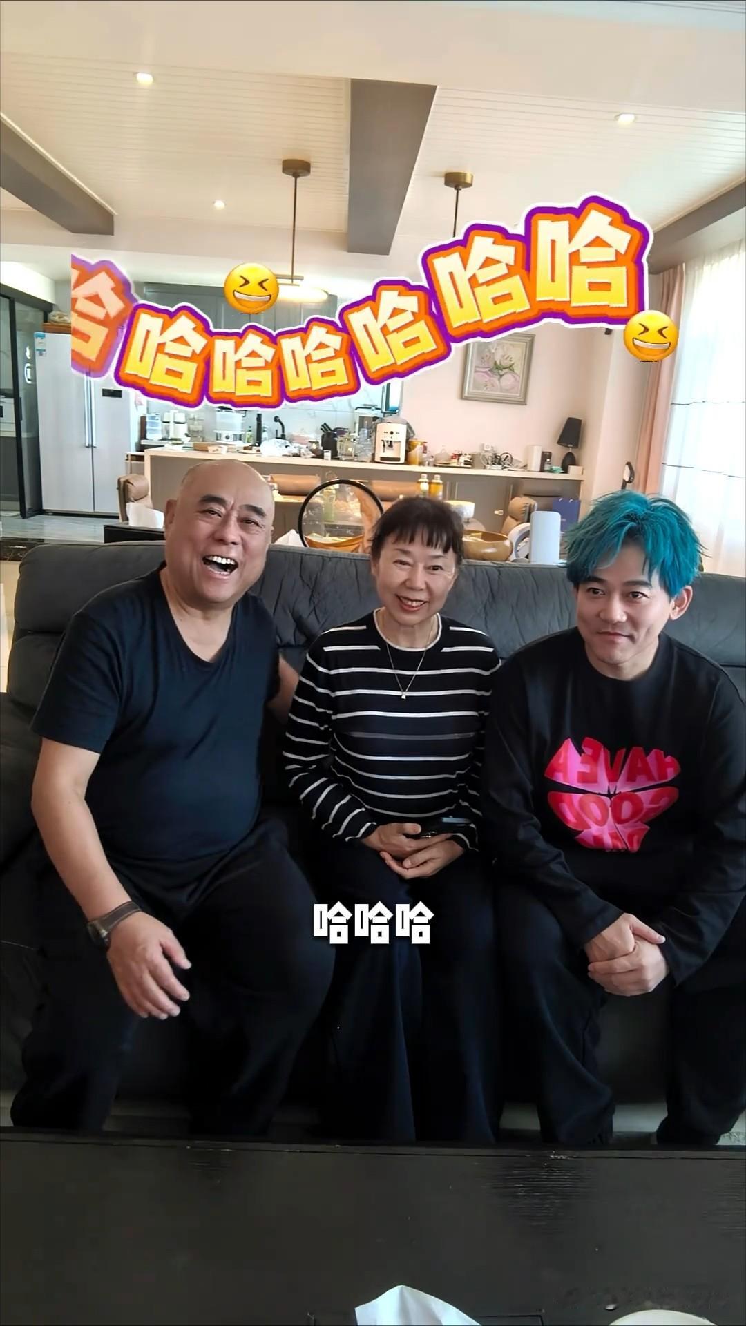 12月1日，老苏总更新vlog，醒哥又顺道回家了，因为他正好在西安参加陈小春的演