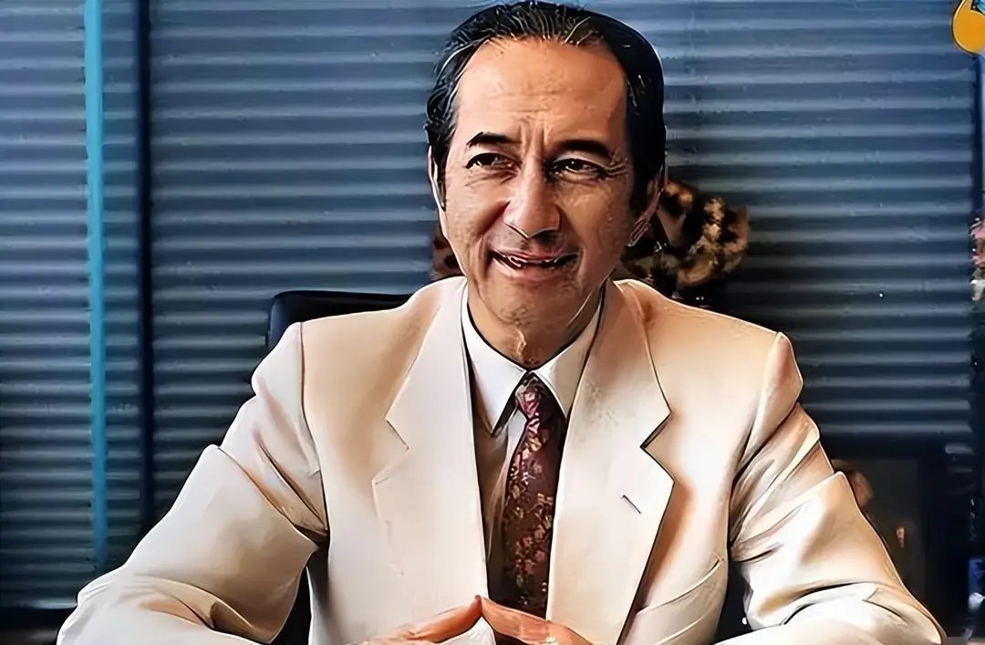 “赌王”何鸿燊的母亲有多美？珠圆玉润眉眼动人，美得惊为天人！