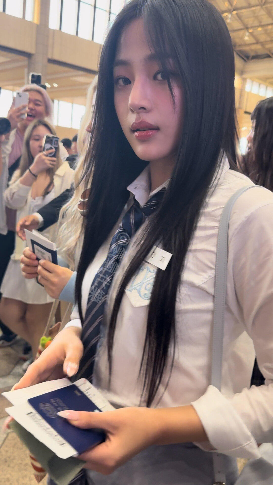 我觉得这场真的十足美健康的成长期身材把衬衫撑的满当当少年和少女感完美结合的时