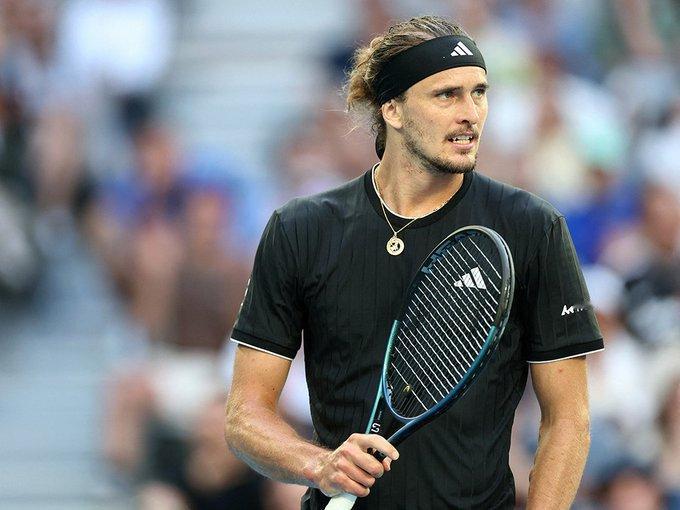 兹维列夫止步澳网半决赛，他在发球胜赛局的表现再度遭到人们的诟病。但别忘了，兹