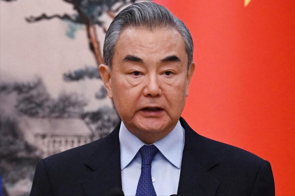 北京时间3月19日，英国一通电话打到了中国，希望能够和中国谈一谈，重点便是就中东