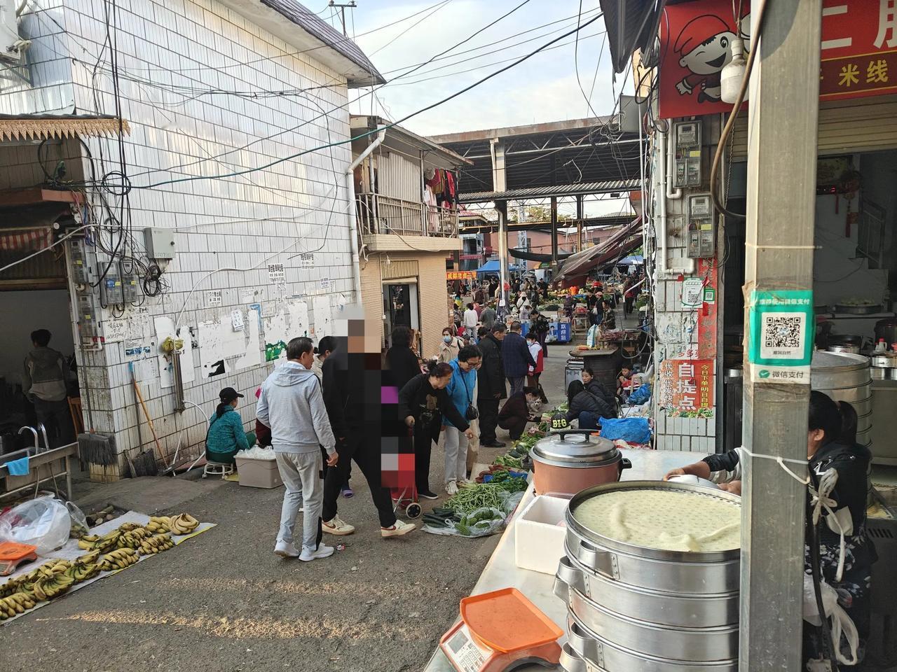 才刚去小市场买菜，碰巧去的路上遇到同小区，哈尔滨老乡，伺候脑溢血后遗症老爷子的