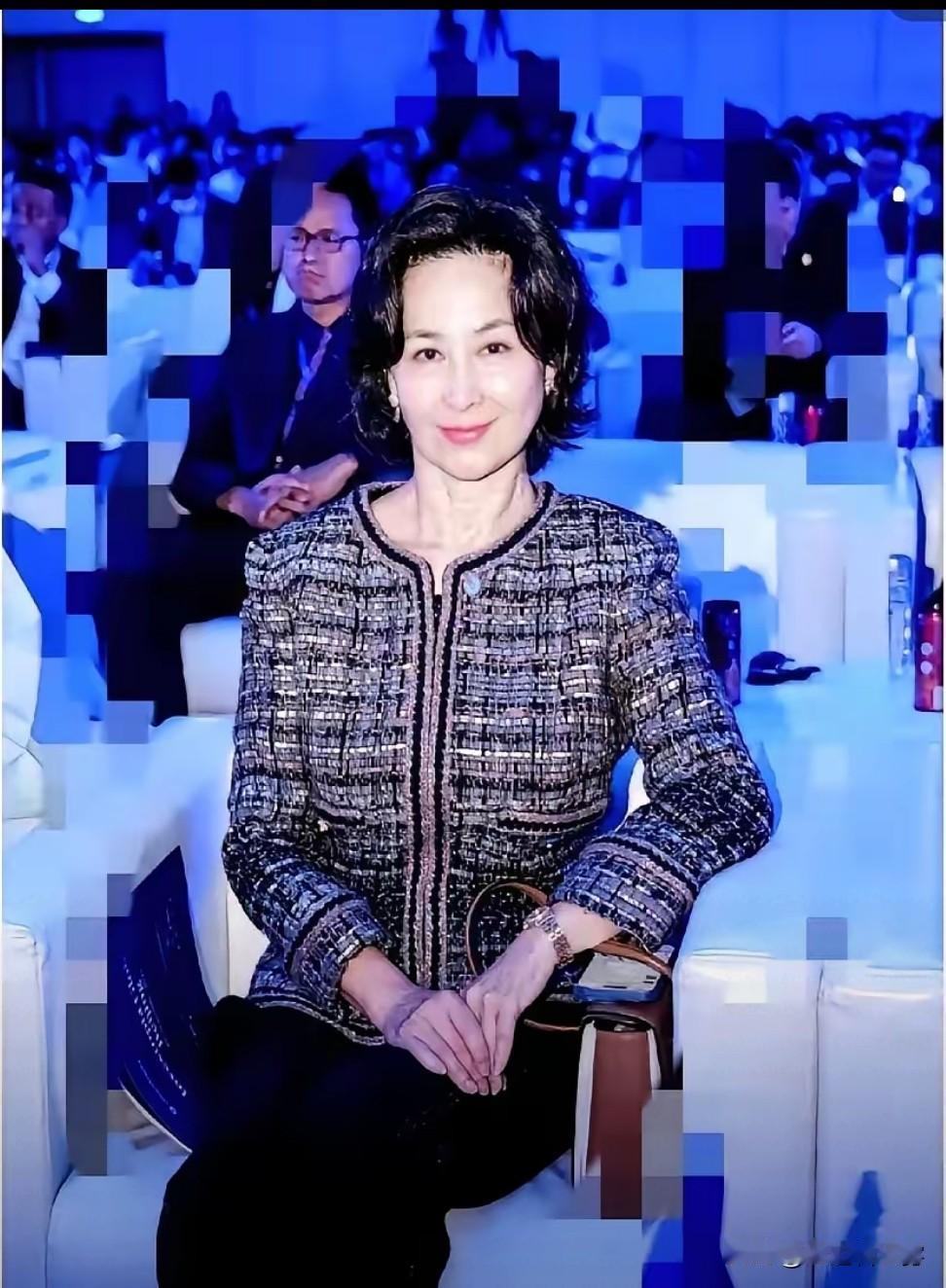 何家真是会做生意2023年3月卖掉尖沙咀一栋大楼赚8亿港元,7月又打算出售澳