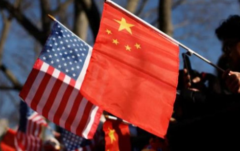 又一名在华美国人被禁止离境，美方要求放人。美国《纽约时报》21日发文：据美国