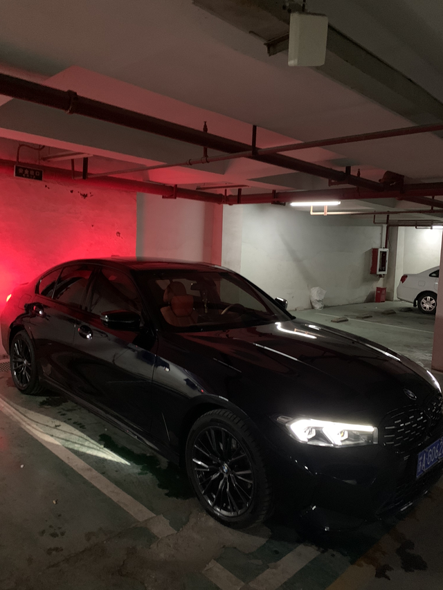 宝马的驾驶和质量真的一言难尽到现在12000公里，首先一提车传动轴就响（十辆车