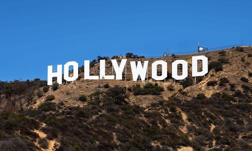 好莱坞明星集体跑路，只是美国霸权衰落的一个缩影，事实上，这份崩塌早有伏笔，从特朗