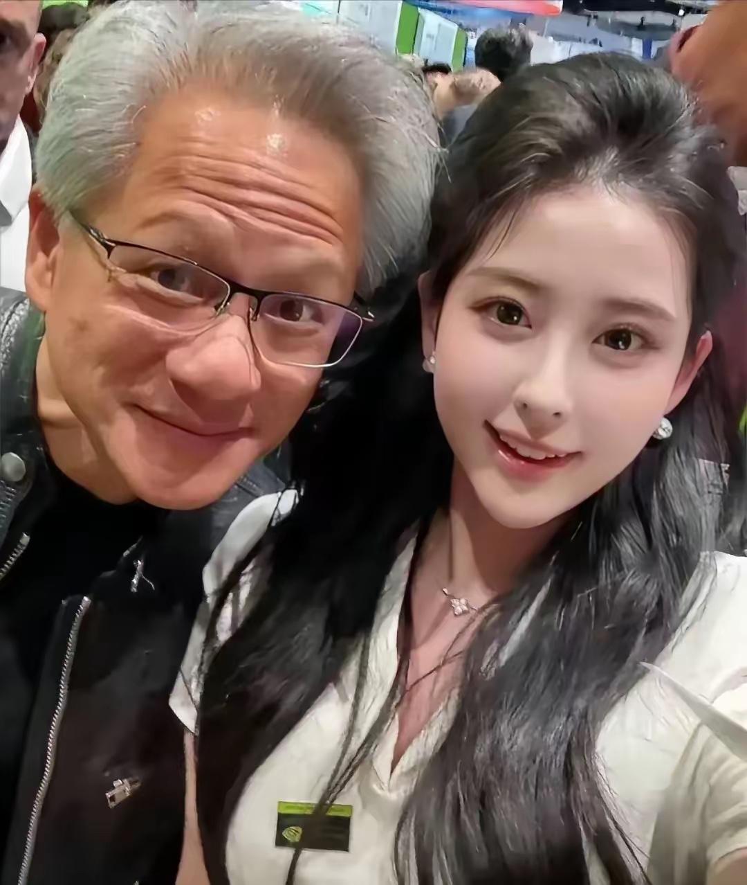 别再骂黄仁勋“好色”了！真相远比你想的残酷都说黄仁勋是“好色之徒”，全网盯着