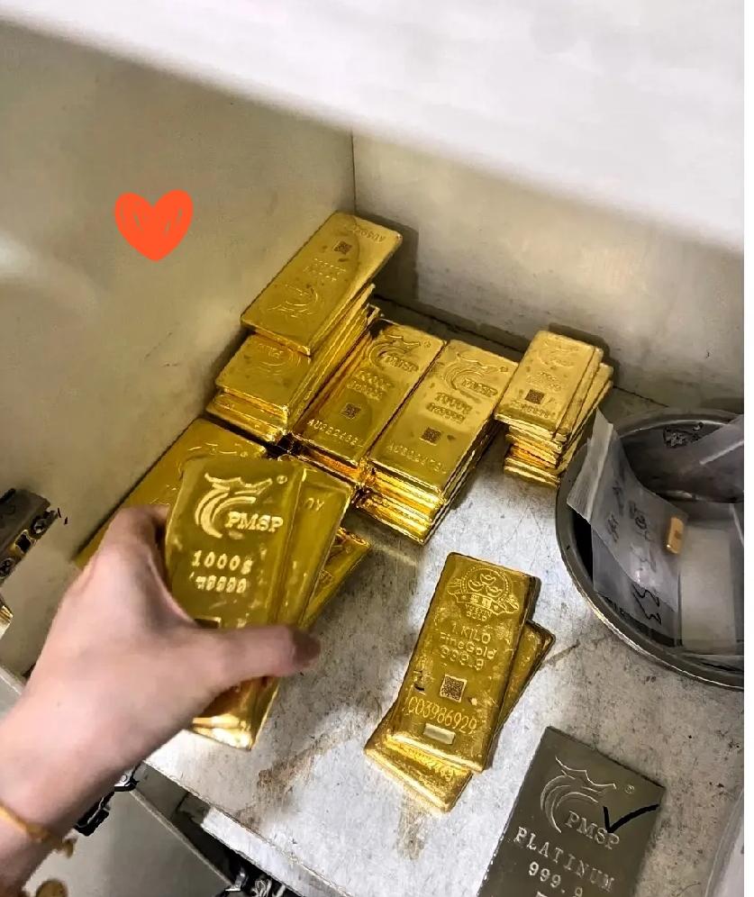 手里有黄金的人，听我一句劝！特别是1100-1300买的，千万不要被金价