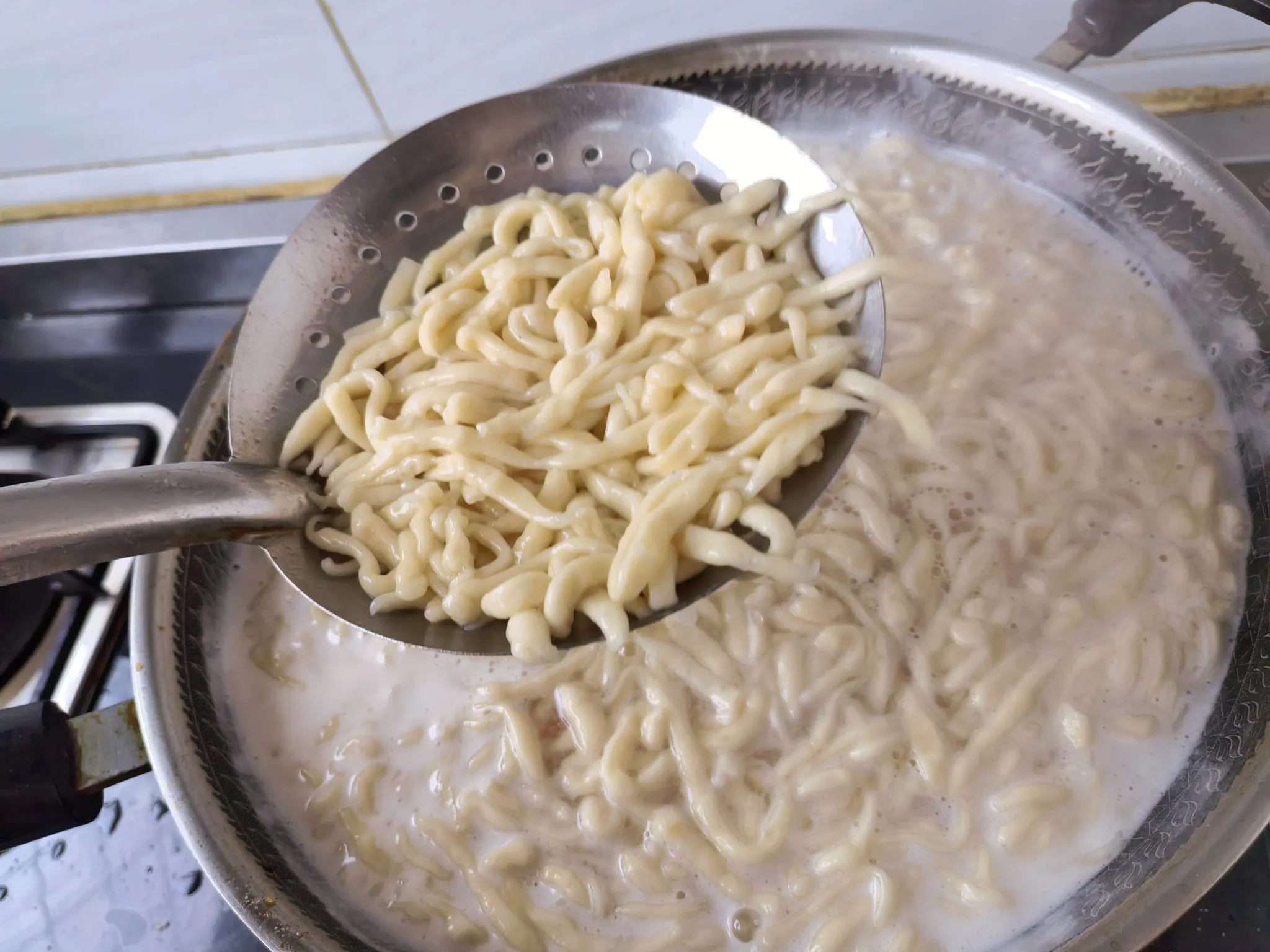 山西人爱吃面食，一点儿都不假，就像我老公，每天总是喜欢变换着花样，做各种面食吃，