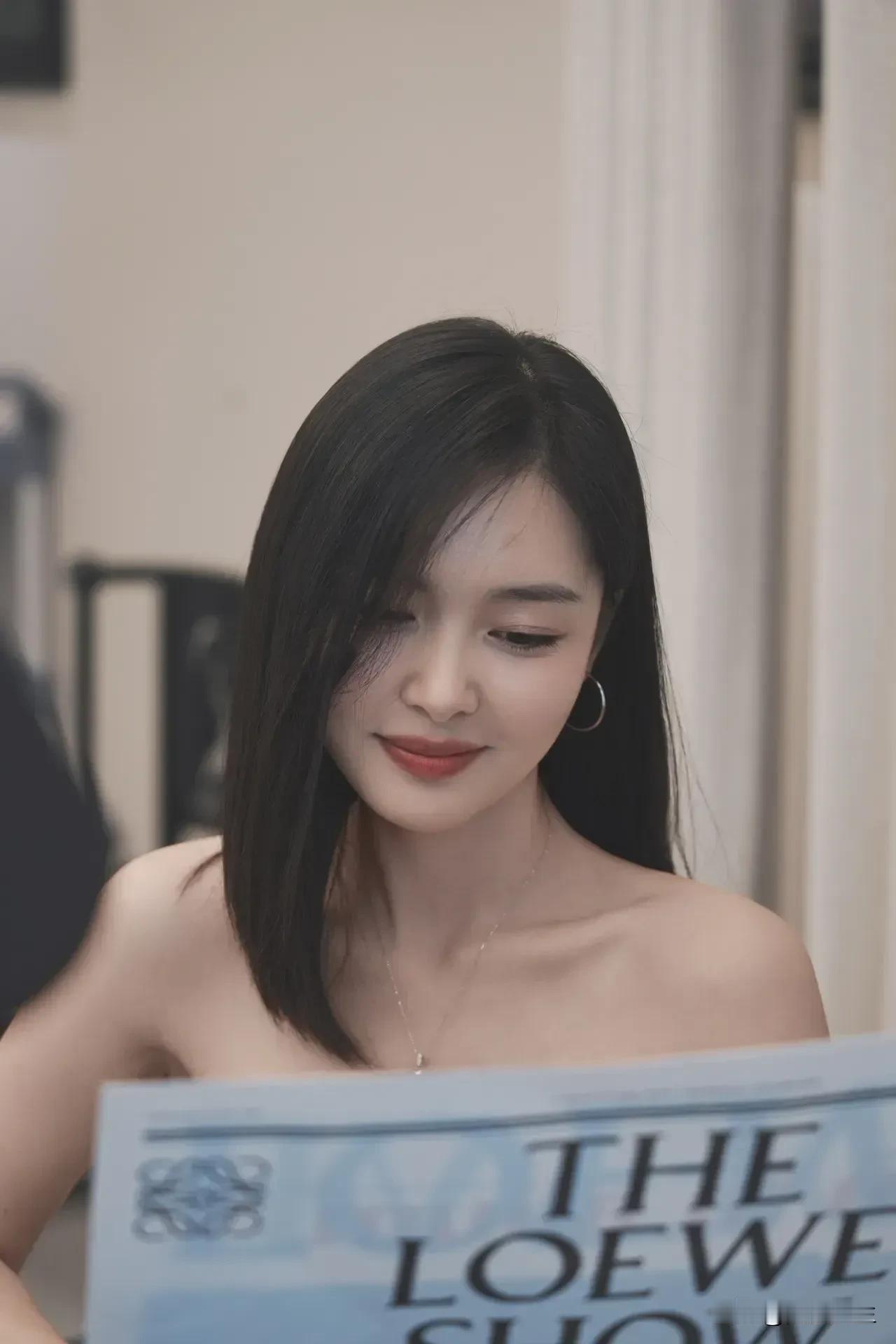 卧龙古渔村坐落于昆明滇池东岸山水，秀美古建筑众多已有600多年的历史