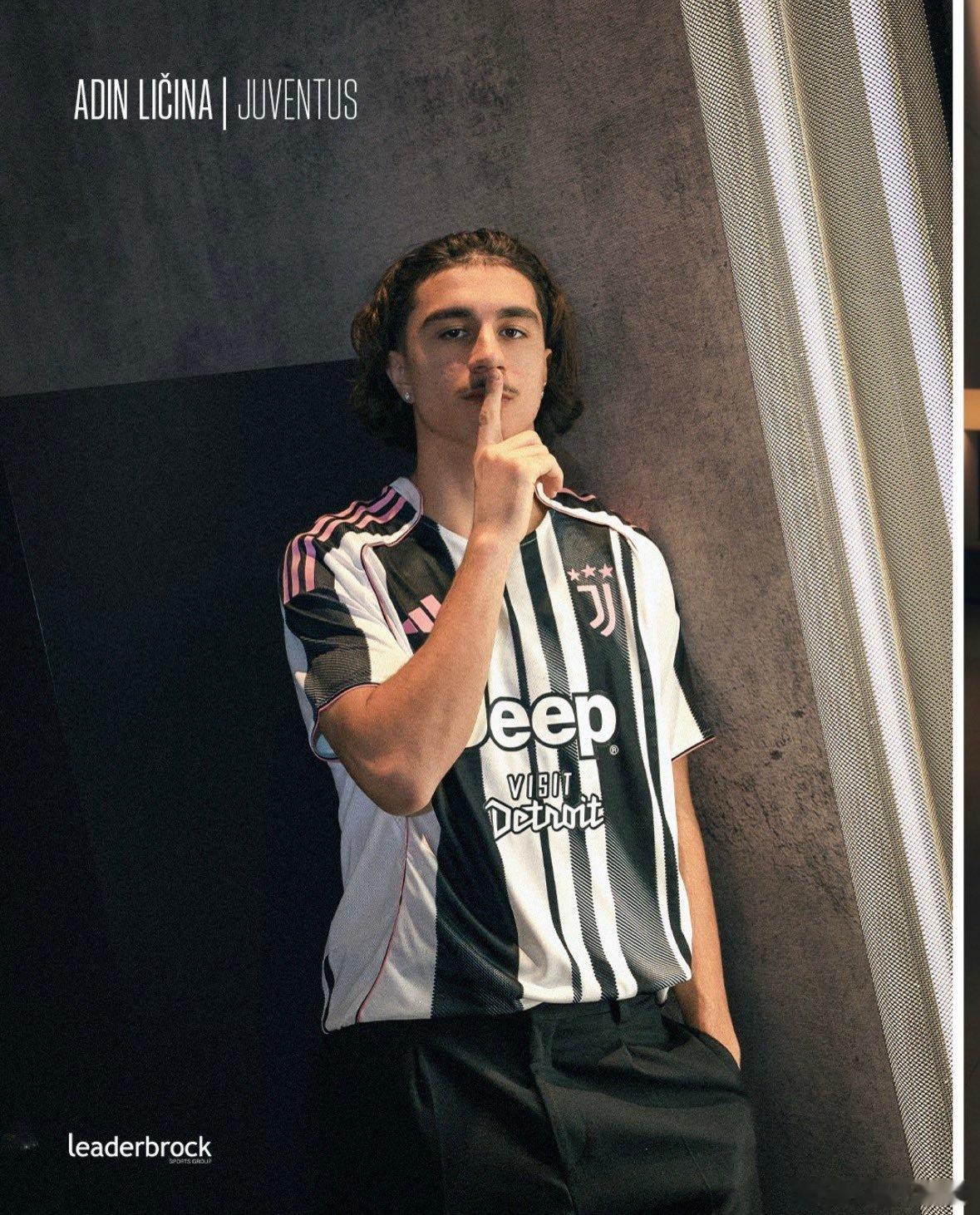 《图片报》的尼古拉斯·林纳锐评利奇纳：“利奇纳是一名可以胜任几乎所有进攻位置的天