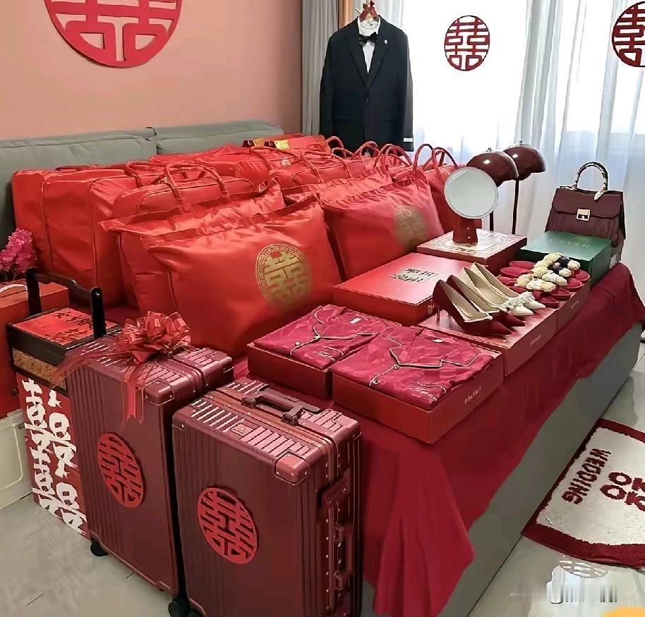 同事最近订亲了，可为彩礼的事儿磨破了嘴皮子。女方家一开始开口，要18.8万彩礼，