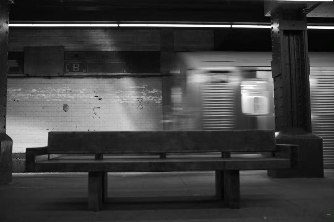 其实王一博不仅发了3895他还发了BX而且他还特意发了两张啊啊啊啊啊巨清晰